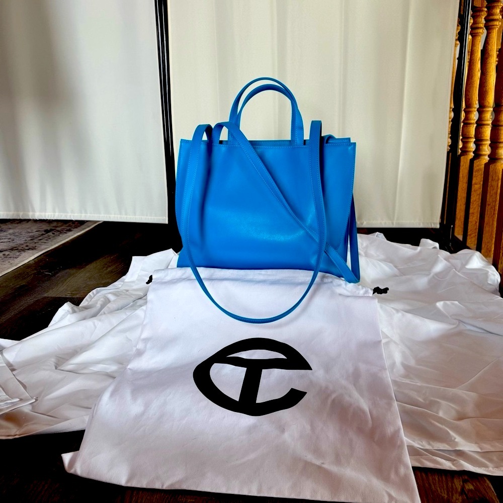 Telfar Blue Tote Bag Chic and Spacious never used - Picture 4 of 4